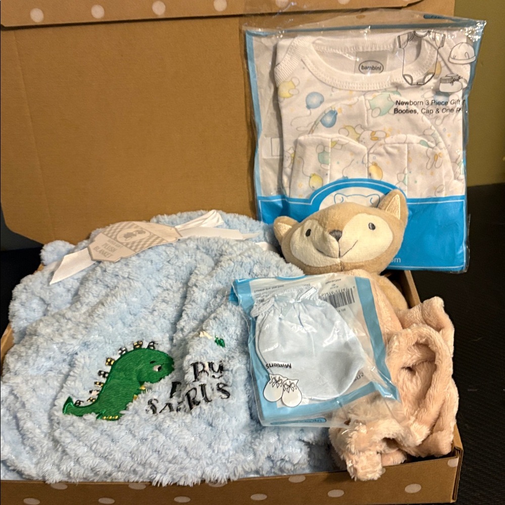 New Baby boy blanket 30*36in both with elephants newborn outfit Lovie mittens